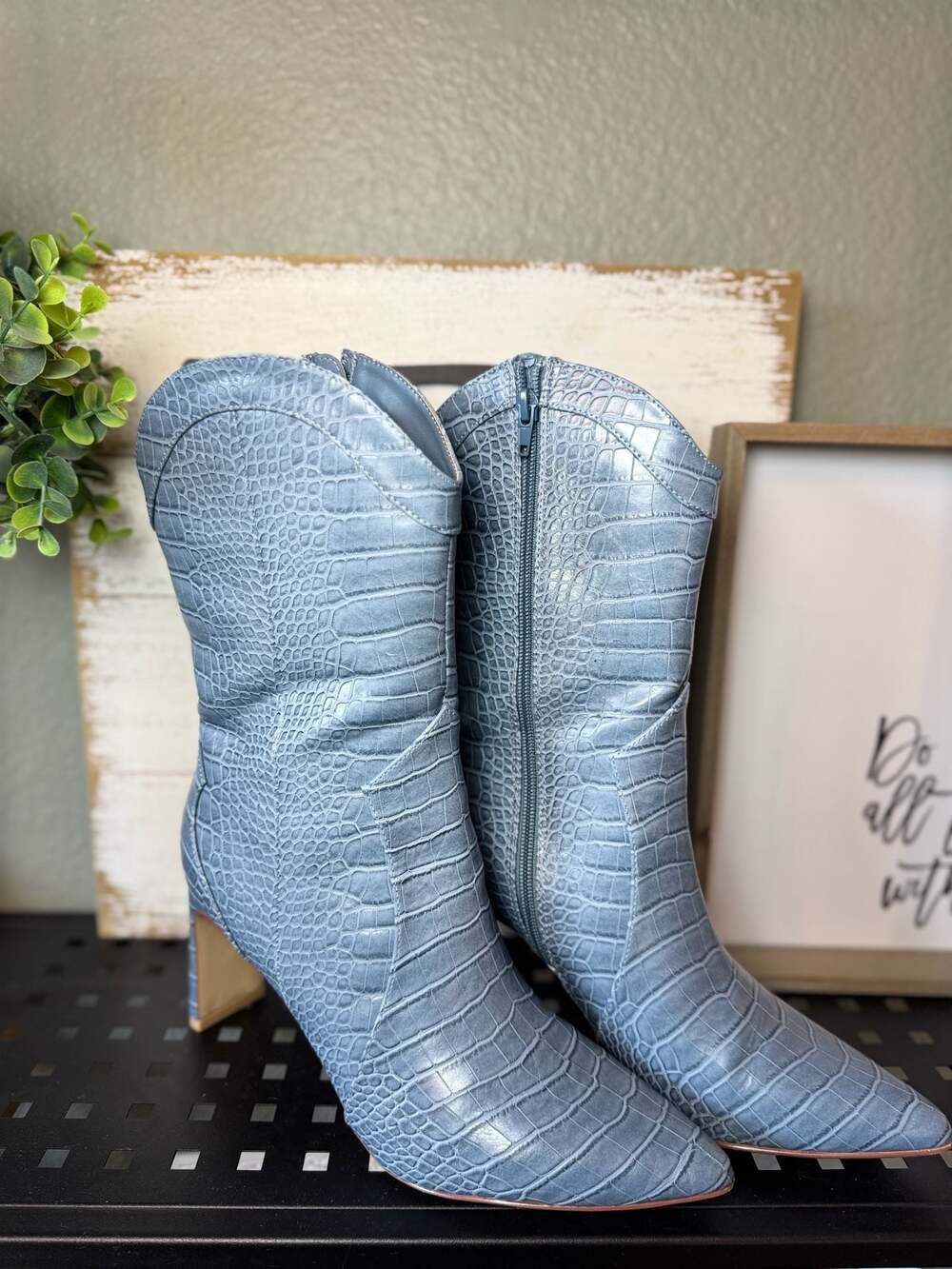 Chinese Laundry Blue Croc Embossed Western Ankle Boots Size 10
